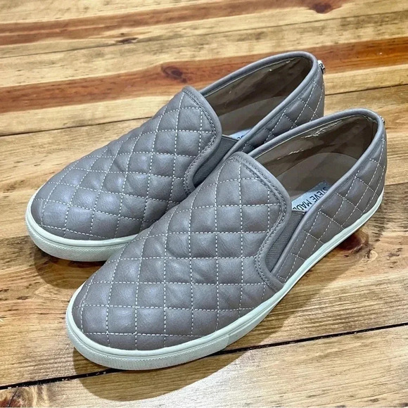 Steve Madden slip on Quilted Ecentrcq  shoes color: Nude - Picture 9 of 12